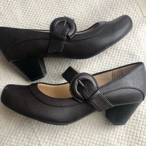 NEW LIFE STRIDE PUMPS🍂Black